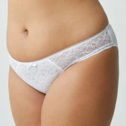 Slip Star White Luccia -Lingerie Divine Boutique BL02409 016 WEB 1 759188a8 7cf2 4183 be5d 5e27126f2e8c