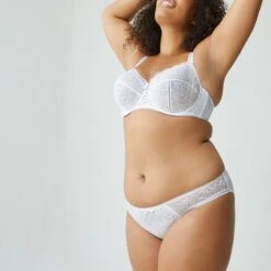 Slip Star White Luccia -Lingerie Divine Boutique BL02409 016 WEB 31 ba256f8d d5fb 48e9 9a76 6e0ef3b60b3e