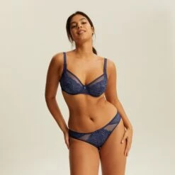 Culotte Marine CAPRI -Lingerie Divine Boutique BL02500 021 WEB 3 8f52e260 f1f4 45c4 b2ec dfa6692a9ddf