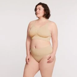 Soutien-gorge Sans Armatures Nude Just Essential -Lingerie Divine Boutique BL10802 043 WEB 3 afb87671 d3ff 4575 a781 a393cf26f1ec