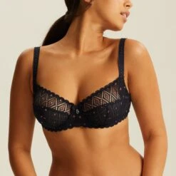 Soutien-gorge Emboîtant Avec Armatures Noir Sublime AMELIA -Lingerie Divine Boutique BL14481 03A WEB 11
