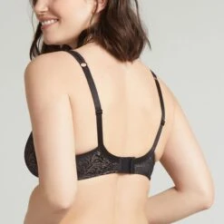Soutien-gorge Emboîtant Avec Armatures Noir Just Me -Lingerie Divine Boutique BL44492 030 WEB 22 6b1e81c5 b6a2 4665 bd08 ece09cd03153
