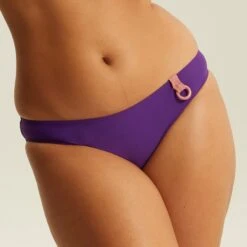 Culotte De Bain Violet MADDELANA 8 Culotte De Bain Violet MADDELANA -Lingerie Divine Boutique BS02416 082 WEB 1 fc9d631d f9f2 47d3 8942 25de1a49ddd7