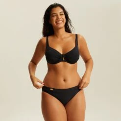 Culotte De Bain Noire VENTOTENE 9 Culotte De Bain Noire VENTOTENE -Lingerie Divine Boutique CS02109 030 WEB 3 bd7e345c 8748 4acf 8780 e99096b944a5