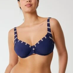Haut De Maillot Avec Armatures Marine Précieux TAVOLARA -Lingerie Divine Boutique CS14103 A27 WEB 11 e32314b5 2f17 45c3 af1a 7f0de9b8724e